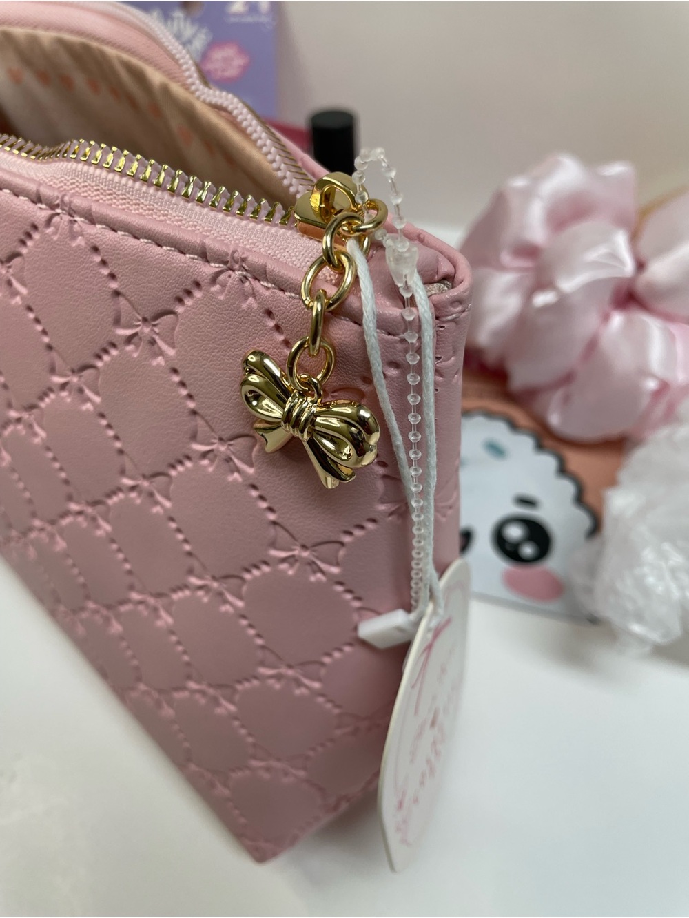 Pink Quilted Cosmetic Pouch Gift Set with Pink Lip Care Face Mask 8 pieces - Picture 5 of 13